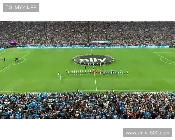 “大连梭鱼湾球场62330人观战，创中超历史第二上座”